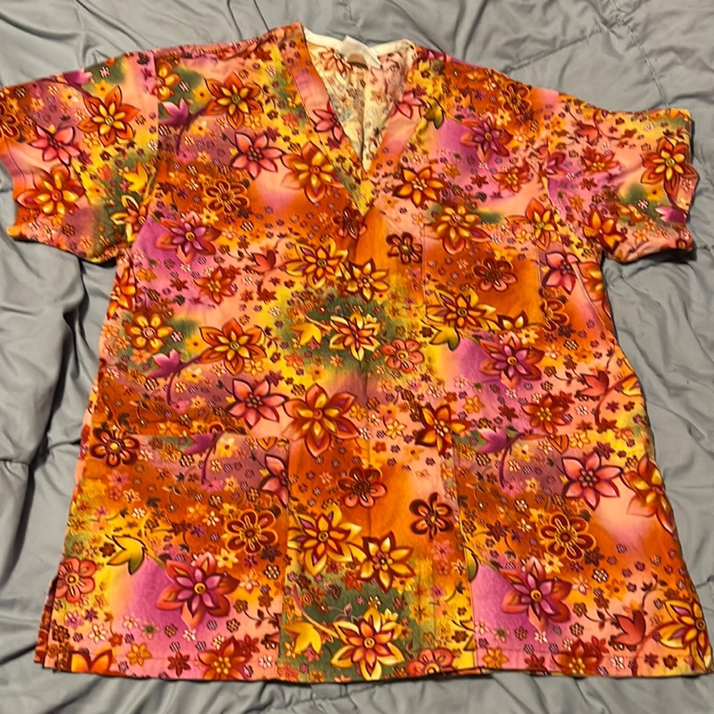 Women’s xs scrub top